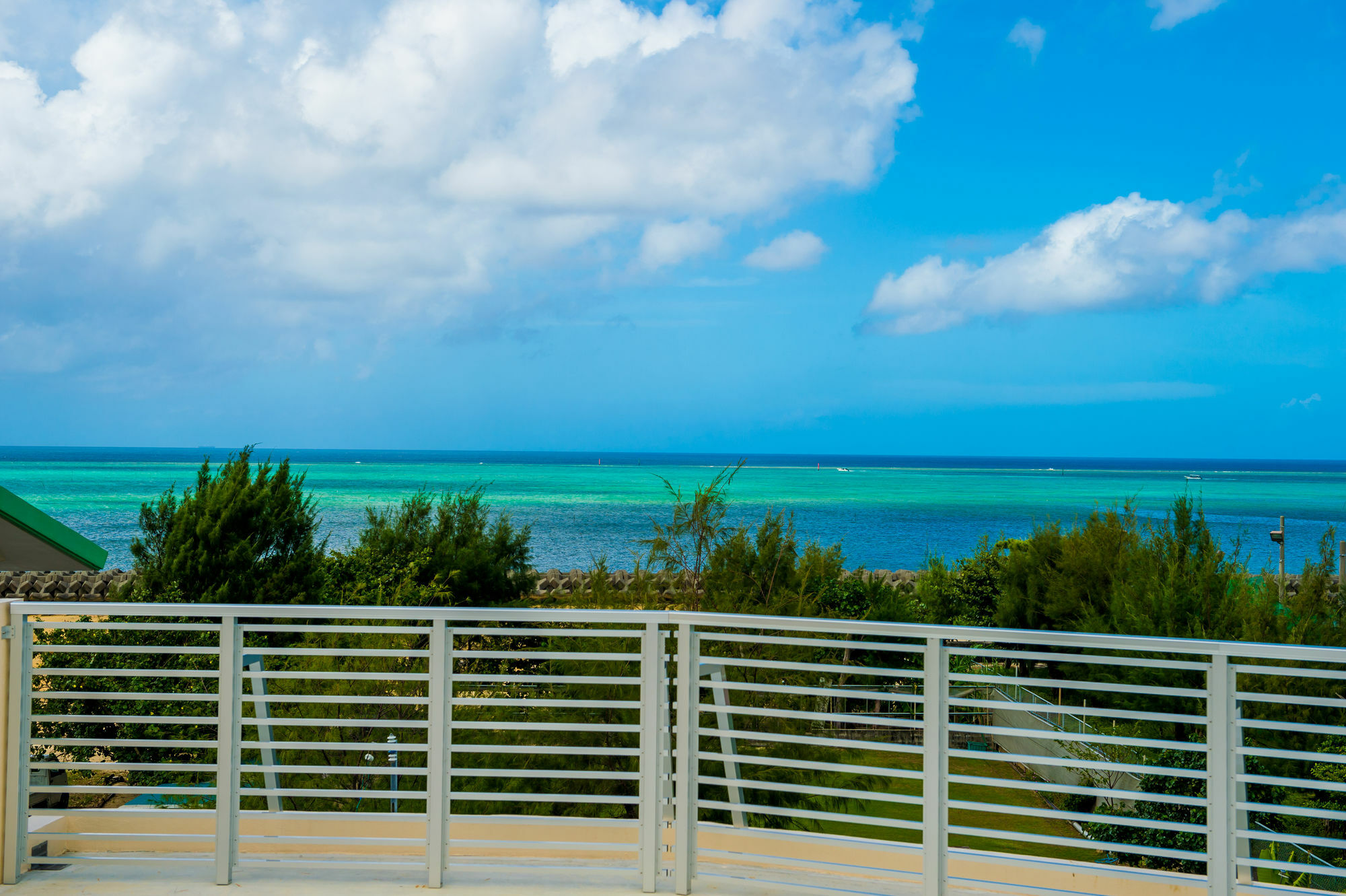 United Resort Ocean Front Onna Exterior photo